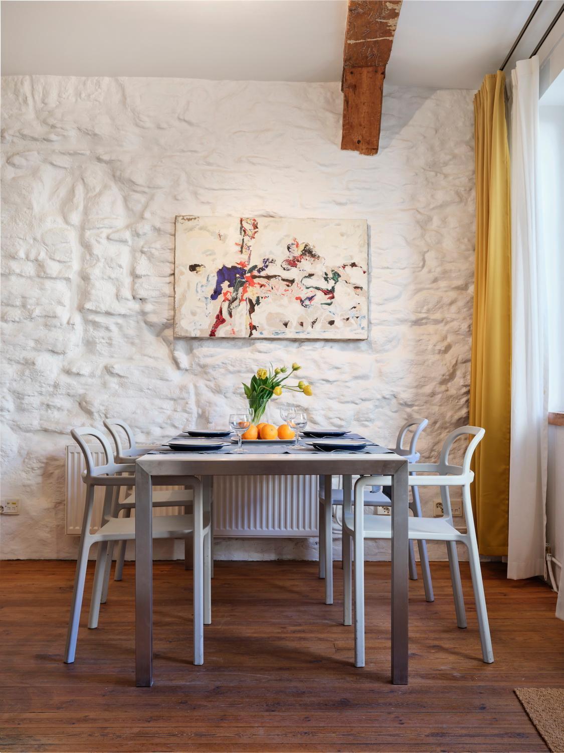 Historic Apartment With Private Garden In Old Town Tallinn Eksteriør bilde