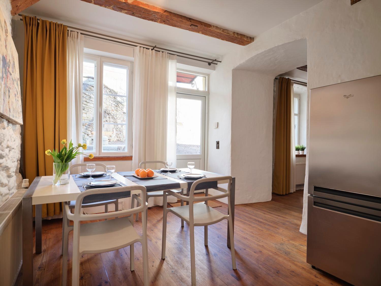 Historic Apartment With Private Garden In Old Town Tallinn Eksteriør bilde